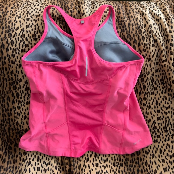 Nike Large Dry Fit Pink Built in Bra Top - Picture 2 of 4
